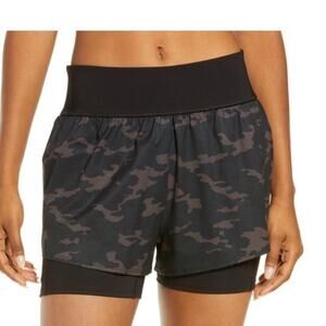 SPANX Women's The Get Moving Short 5" Double Layer Athletic Shorts Black Camo XL